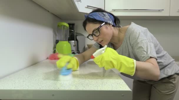 Woman Cleaning Table Kitchen — Stock Video