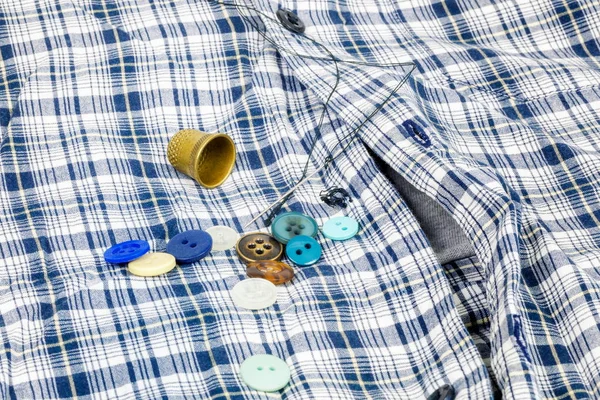 Barevné Různé Tlačítka Kostkovanou Košili — Stock fotografie