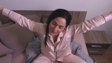 Pijama uyan kadında
