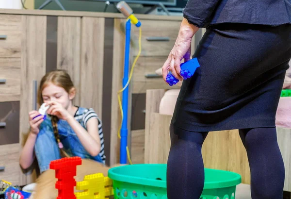 Tired Mother Tidy Toys Teaches Little Girl Clean Playroom — Stock Photo, Image