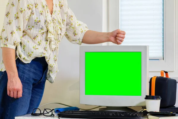 Woman Trying Repair Broken Computer Monitor Hitting Green Screen — Stock Photo, Image