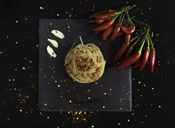 Spaghetti Mit Knoblauch Und Pfeffer — Stockfoto