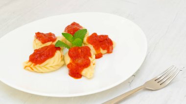 Patates ve nane ile yapılmış Culurgiones makarnası, tipik bir Sardunya makarnası. 