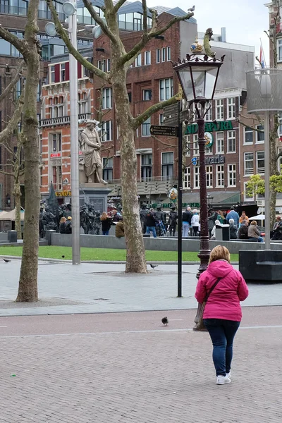 Plac Rembrandta. Popularne miejsca w Amsterdam — Zdjęcie stockowe