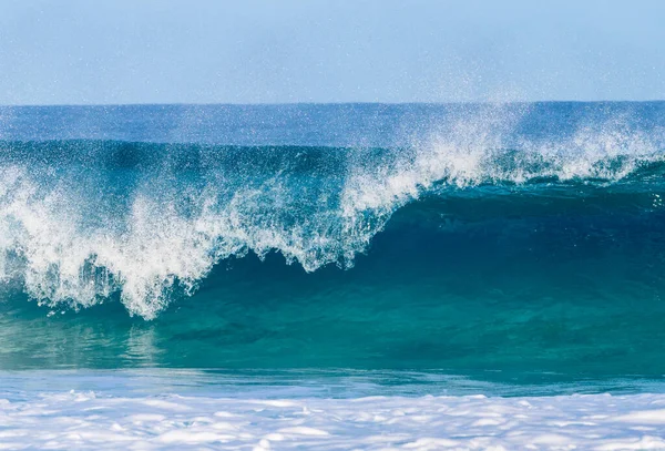 Una Fotografía Una Ola Oceánica Que Estrella Oahu Hawaii Fotos De Stock