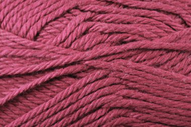 Bordo iplik doku yakın çekim