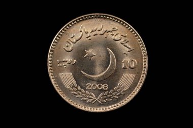 Siyah bir arka plan üzerinde izole 10 Pakistan Rupisi madalyonun bir super makro görüntü