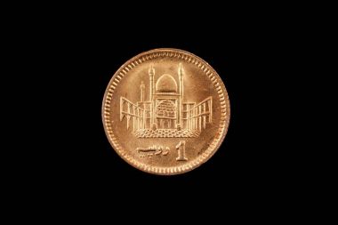 Siyah bir arka plan üzerinde izole 1 Pakistan Rupisi yazı tura bir super makro görüntüsünü