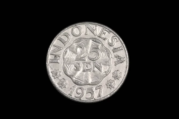 Una Vieja Moneda Indonesia Veinticinco Sen 1957 Disparada Cerca Macro —  Fotos de Stock