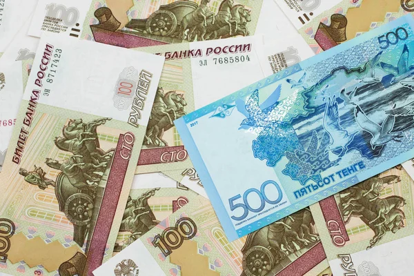 Uma Nota Azul Quinhentos Tenge Cazaquistão Com Russo Cem Notas — Fotografia de Stock