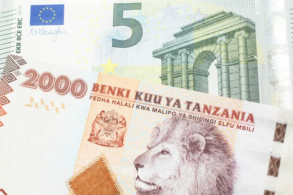 Een Oranje Wit Biljet Van Tweeduizend Tanzaniaanse Shilling Met Een — Stockfoto