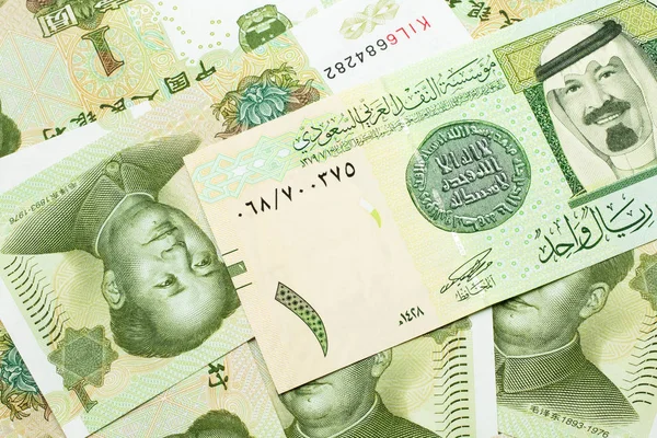 Zbliżenie Wizerunek Jednego Riyal Banknot Arabii Saudyjskiej Tle Chińskiej Jeden — Zdjęcie stockowe