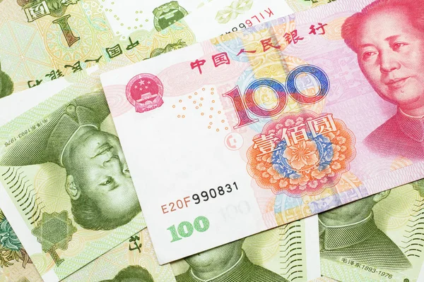 Kırmızı 100 Yuan Lık Bir Çin Banknotunun Yakın Plan Resmi — Stok fotoğraf