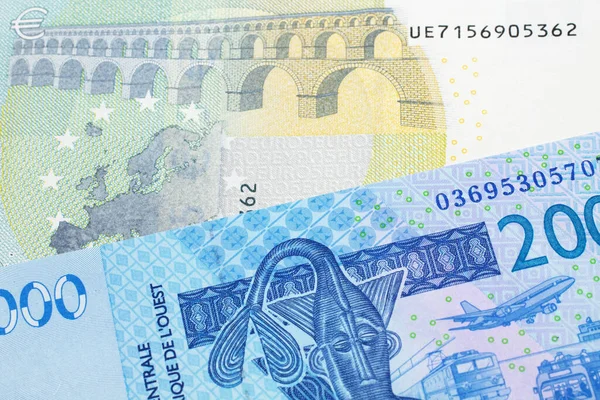 Nahaufnahme Einer Blauen Westafrikanischen Franc Banknote Mit Einem Fünf Euro — Stockfoto