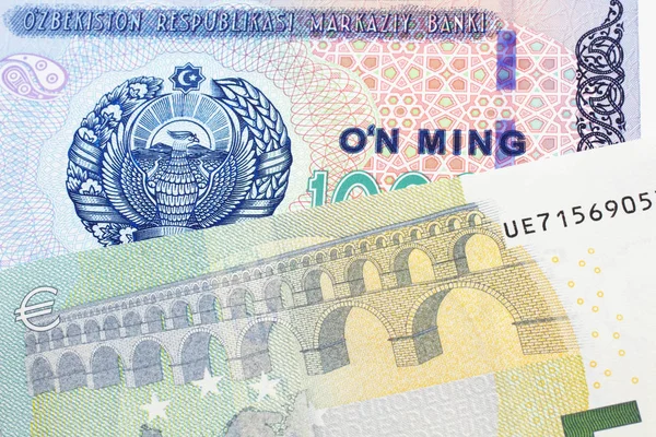 Банкнота Размере 10000 Сомов Узбекистана Закрытая Макро Банкнотой Размере Евро — стоковое фото