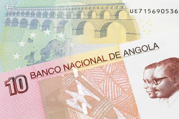 Barevná Desetikilová Bankovka Angoly Modrozelenou Evropskou Bankovkou Euro Zblízka Makru — Stock fotografie