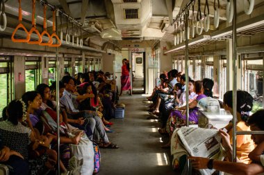 tren yolcu, Yangon, Myanmar