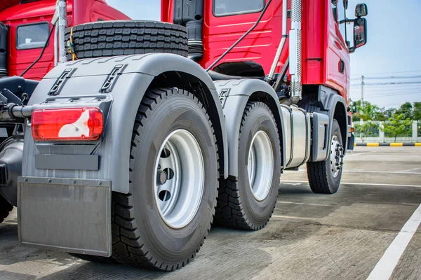 Ruedas traseras y cuerpo del tractor — Foto de Stock