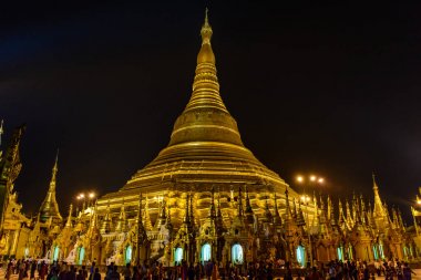 Shwe Dagon pagoda, Bu Yangon, Myanmar merkezinde yer almaktadır