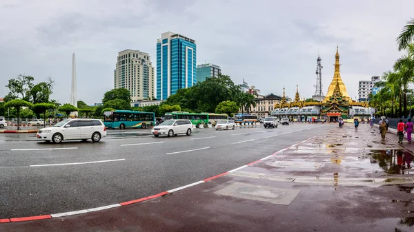 yağmur mevsiminde Yangon şehir merkezi, Myanmar