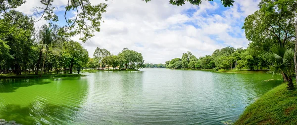 Kandawgyi giardino in legno naturale, Rangoon / Yangon, Myanmar — Foto Stock