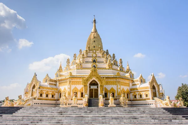 Swe Taw Myat, Tooth Relic Pagoda w Yangon, Myanmar — Zdjęcie stockowe