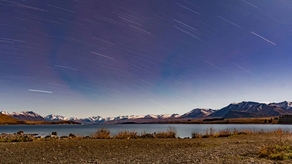 Langzeitbelichtung von Nachtaufnahmen am Tekapo-See — Stockfoto