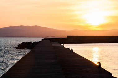 Limanda günbatımı, Yunanistan