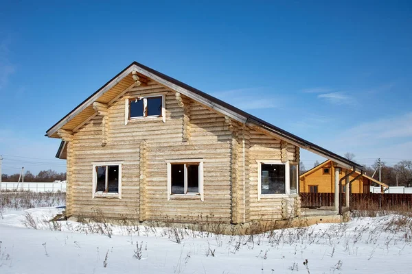 Ξύλινο Σπίτι Στο Χειμώνα Ημιτελής Κατασκευή Ηλιόλουστη Μέρα — Φωτογραφία Αρχείου