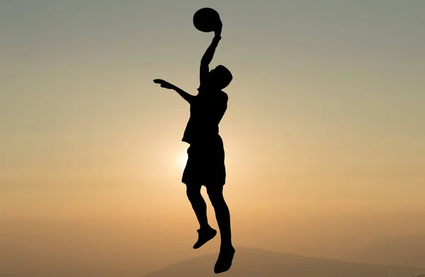 Silueta Del Hombre Jugando Baloncesto — Foto de Stock