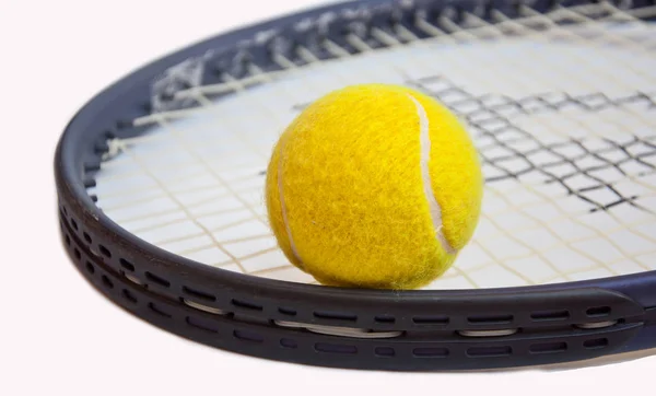 Balle Tennis Sur Raquette Sur Fond Blanc — Photo