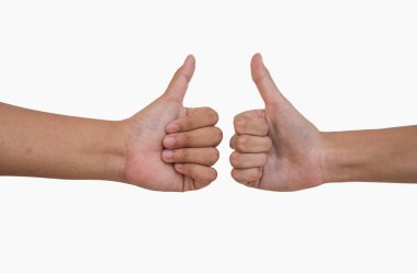 Beyaz arka plan üzerinde olumlu kavram için başparmak