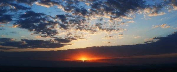 Eccellente tramonto serale — Foto Stock