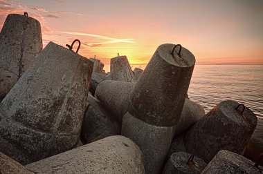Deniz kıyı yapıları