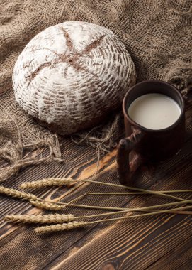 Ekmek en eski mamul biridir.