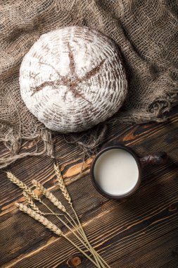 Ekmek en eski mamul biridir.