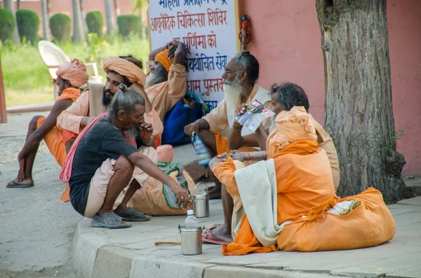 Kurukshetra, Haryana, Indien: 19 juni 2016 - indiska sadhus (Helige — Stockfoto