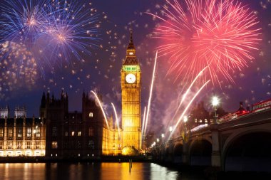  havai fişek gösterisi Big Ben çevresinde