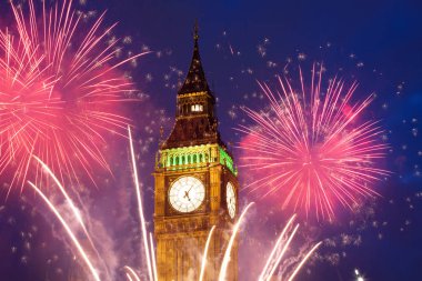  havai fişek gösterisi Big Ben çevresinde
