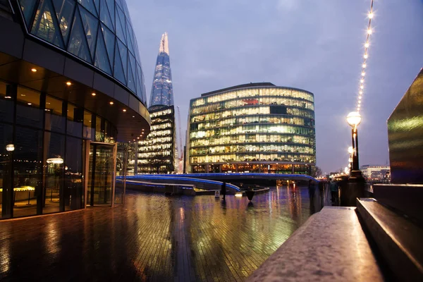 The Shard, The City Hall and office buildings at night, London — Stock Photo, Image