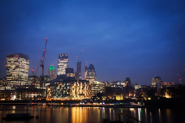 Londra şehri bir küresel finans, İngiltere'de önde gelen merkezlerinden — Stok fotoğraf