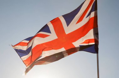 Union Jack bayrağının mavi gökyüzü, İngiltere'de yakın çekim