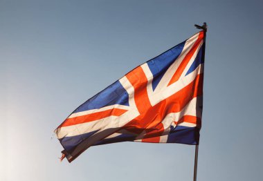 Union Jack bayrağının mavi gökyüzü, İngiltere'de yakın çekim