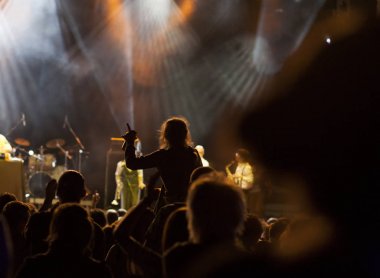 Konserdeki kalabalık - Yaz müzik festivali