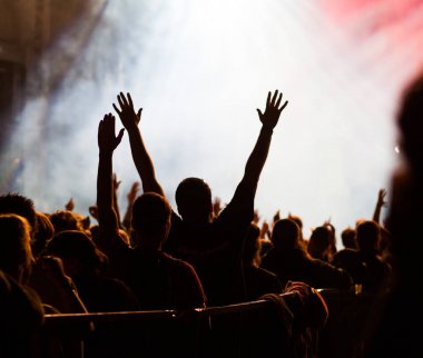 Konserdeki kalabalık - Yaz müzik festivali