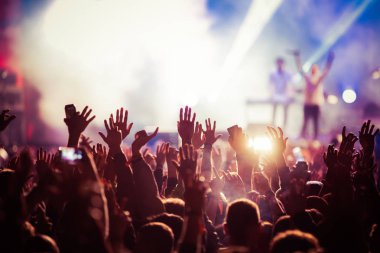 Konserdeki kalabalık - Yaz müzik festivali