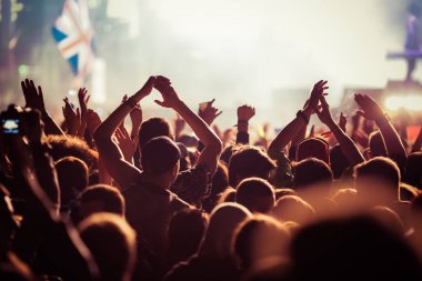 Konserdeki kalabalık - Yaz müzik festivali