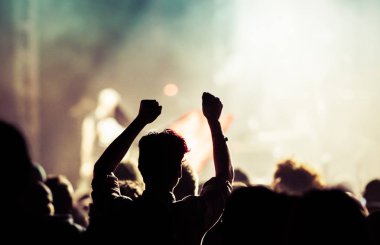 Konserdeki kalabalık - Yaz müzik festivali