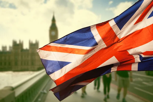 Brexit-Konzept - Union Jack Flagge und ikonischer Big Ben im Hintergrund — Stockfoto