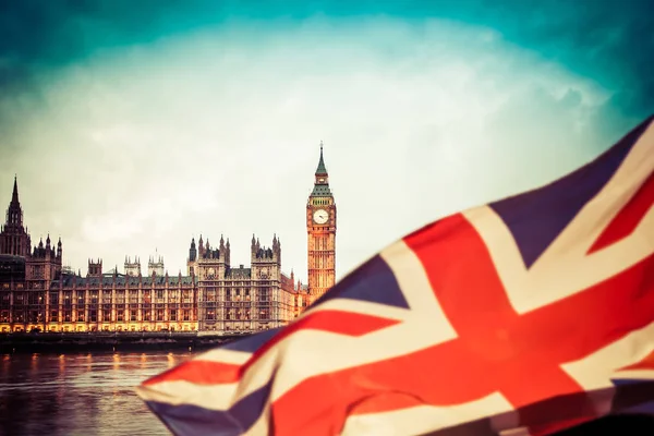 Brexit fogalom - Union Jack zászló és főleg CIG-ikonikus Big Ben — Stock Fotó